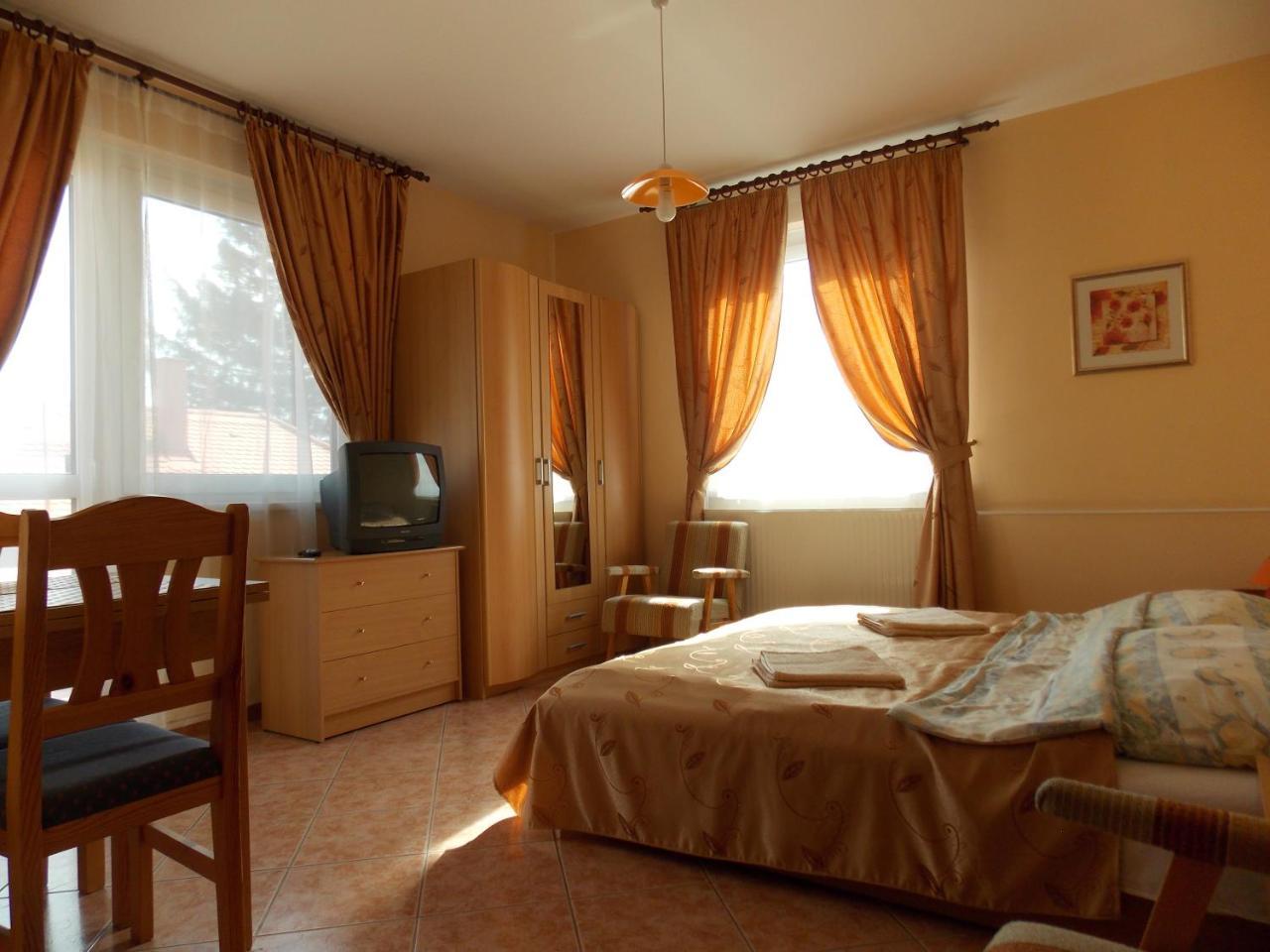 Heviz Therme Apartmenthaus エクステリア 写真